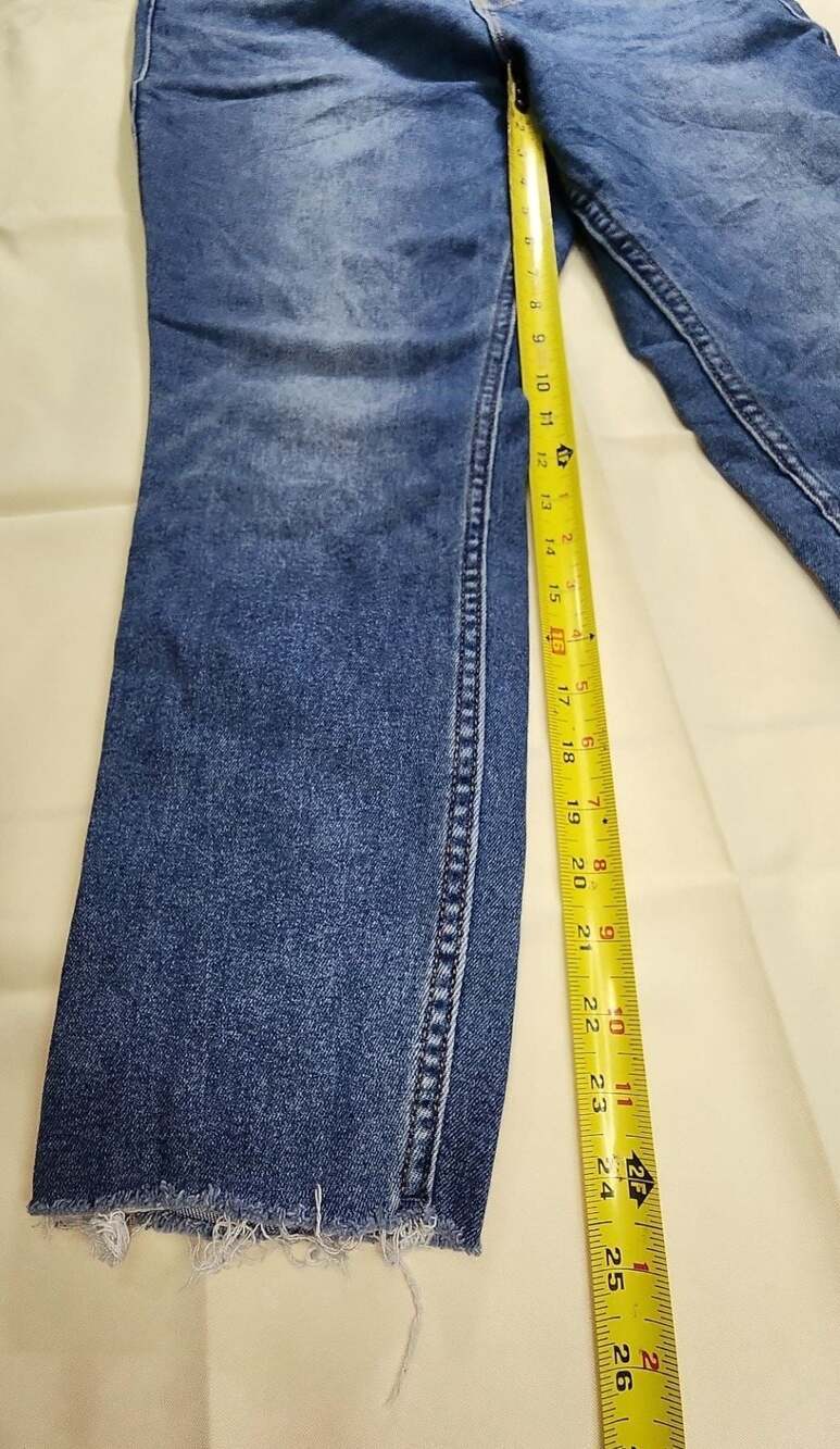 Old Navy Rockstar Super Skinny 360 Stretch Extra High Rise Raw Hem - Picture 2 of 5